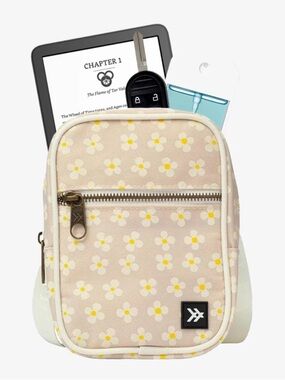 Thread Wallets Beige Daisy Print Compact Crossbody Bag Travel Festival Camera